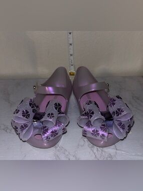EUC* Mini Melissa Ultragirl sweet XI BB pearly lilac color, SIZE 10 Toddler